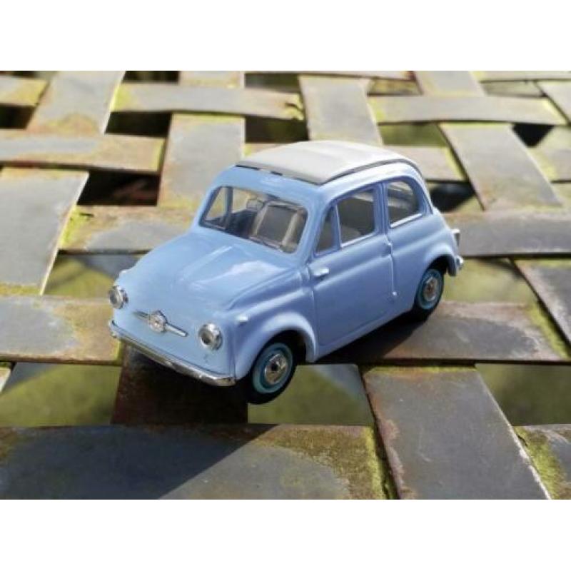 Fiat 500 1/43 VITESSE lichtblauw