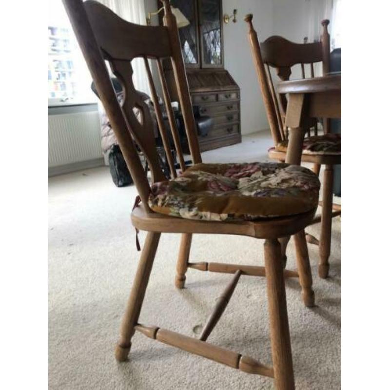 Vintage Eettafel met 4 stoelen