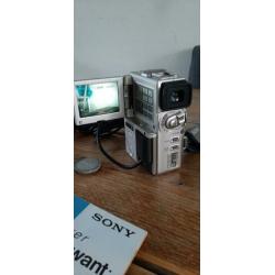 Sony DCR-PC1 mini DV video camera met 2 Accu's