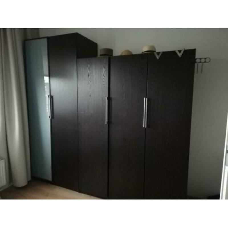 Grote Ikea pax zwart/bruin inclusief lades