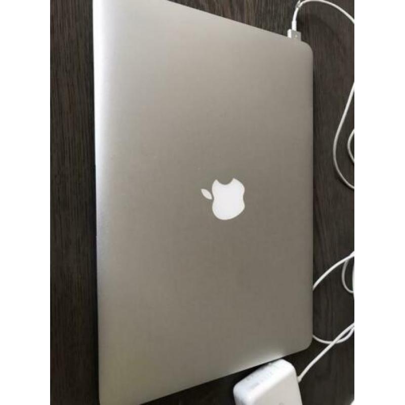 Macbook Air 13 inch, model 2012
