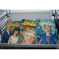 3 vintage Barbie boeken(leesboeken)+ Millers Price guide1999