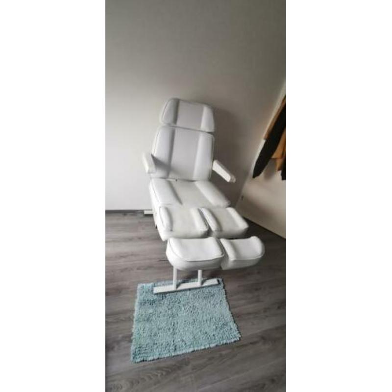 Witte behandelstoel/pedicure