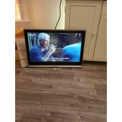 JVC lcd tv 32 inch met afstandsbediening en muurbeugel hdmi