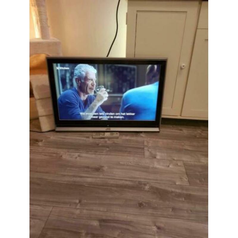 JVC lcd tv 32 inch met afstandsbediening en muurbeugel hdmi