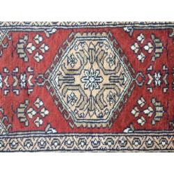 Handgeknoopt Perzisch tapijt / loper voor tafel / lopertje