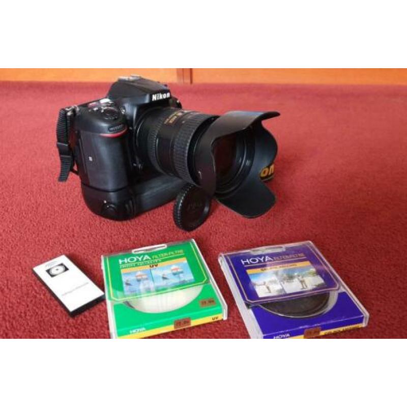 Nikon D7200 + Nikkor AF-S 18-200 mm + grip + filters
