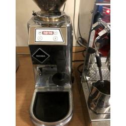 Espressomachine Fiorenzato 1 groep met on-demand koffiemolen