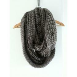 Warme bruin / grijs gebreide sjaal