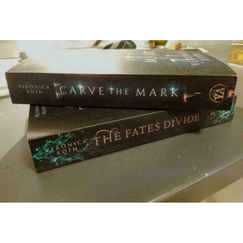 Carve the mark (1) & The fates divide (2) van Veronica Roth