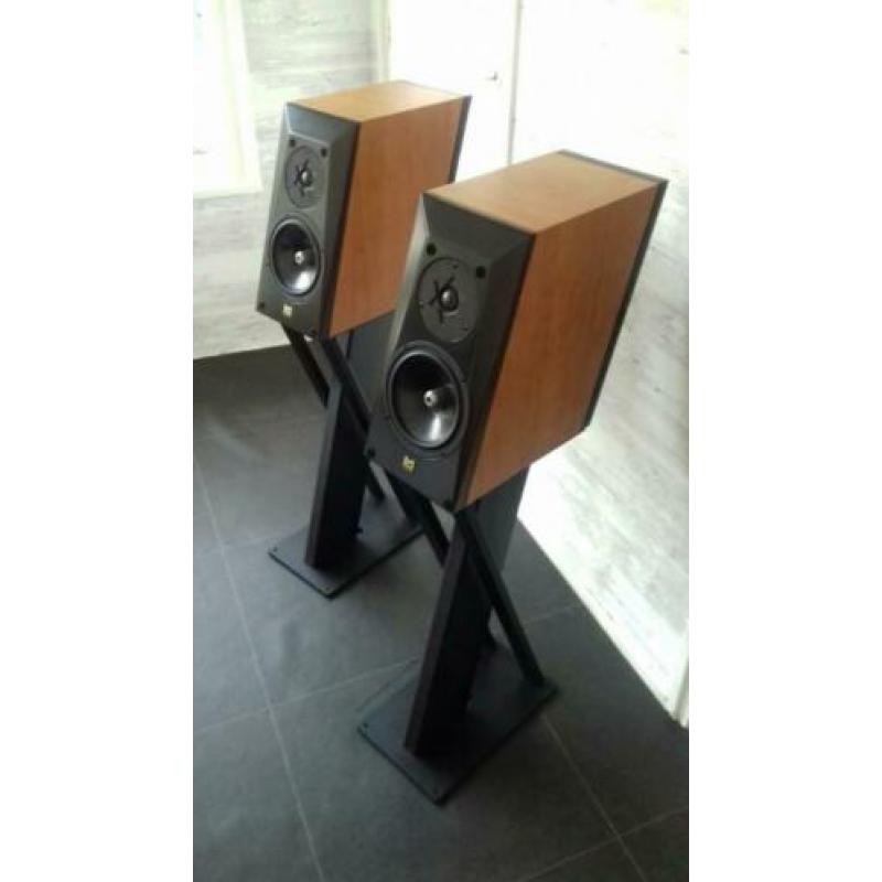 MC M5 speakers met de originele stands