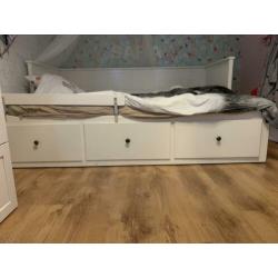Ikea Hemnes uitschuifbaar bed