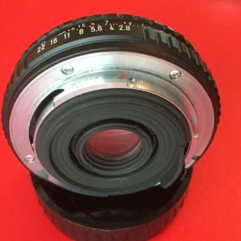 SMC Pentax-M 1:2.8/40mm "pancake" super fris lens +UV filter