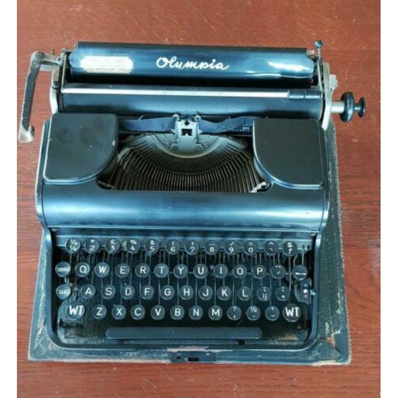 Vintage Olympia typemachine