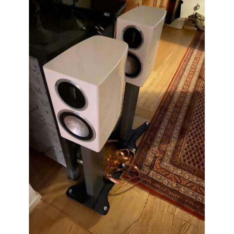 Monitor Audio GX50 luidsprekers met originale stands