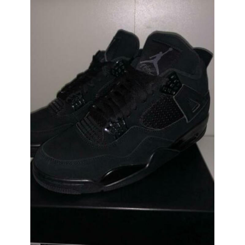 Air Jordan 4 Black Cats 42